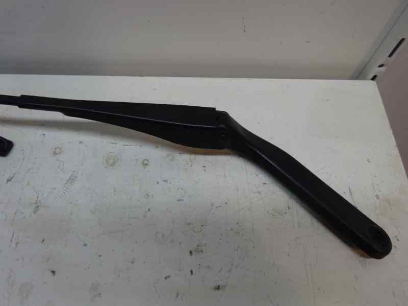 BRAZO LIMPIA DELANTERO DERECHO BMW SERIE 1 2.0 118D MT 143CV