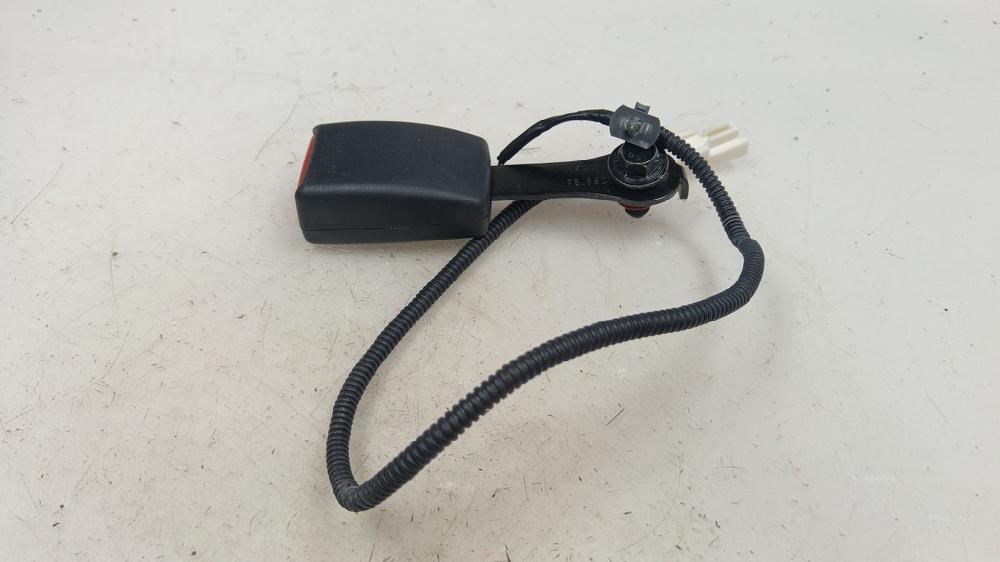 ANCLAJE CINTURON TRASERO CENTRAL KIA CARENS 1.6 MT 135CV | 99KW
