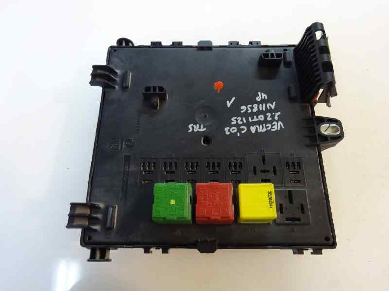 CAJA RELES FUSIBLES OPEL VECTRA 2.2 DTI MT 125CV | 92KW