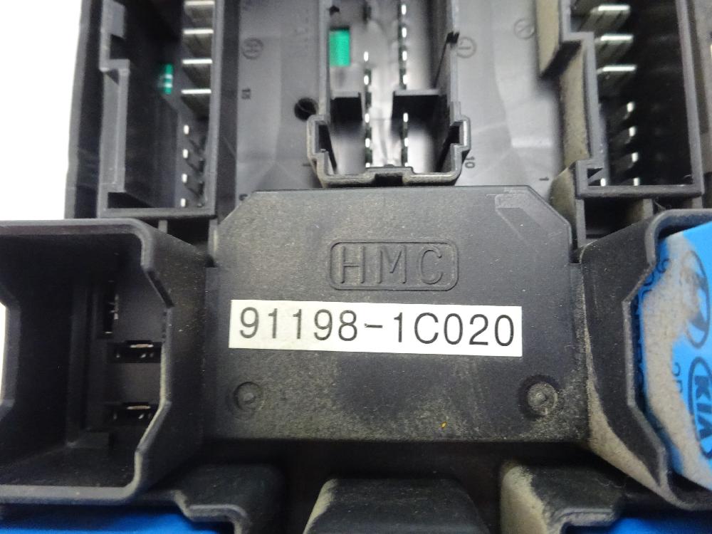 CAJA RELES FUSIBLES HYUNDAI GETZ 1.5 CRDI MT 88CV
