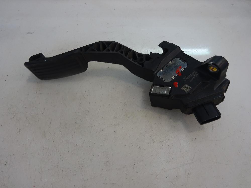 POTENCIOMETRO PEDAL TOYOTA YARIS 1.3 MT 87CV | 64KW