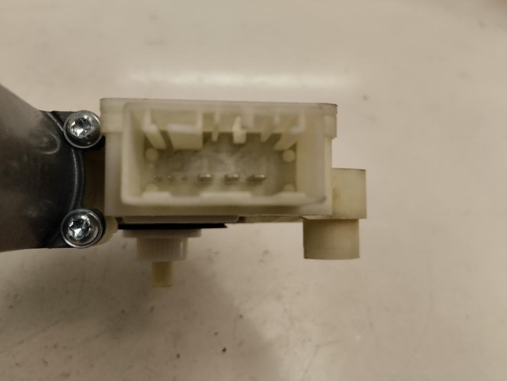 MOTOR ELEVALUNAS TRASERO DERECHO SKODA RAPID 1.2 TSI MT 86CV