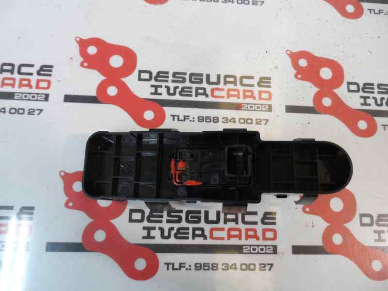 MANDO ELEVALUNAS DELANTERO DERECHO CITROEN C4 1.6 AMT 109CV | 80KW