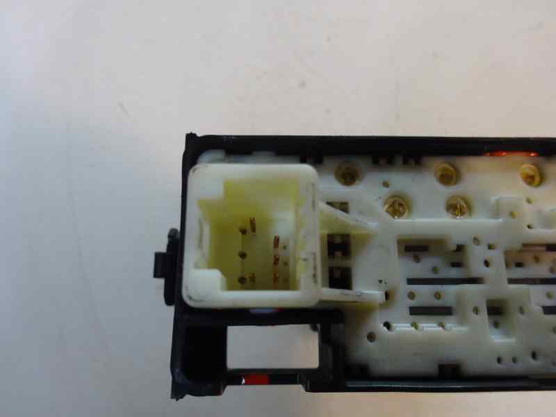 MANDO ELEVALUNAS TRASERO IZQUIERDO TOYOTA PRIUS 1.8CVT 99CV