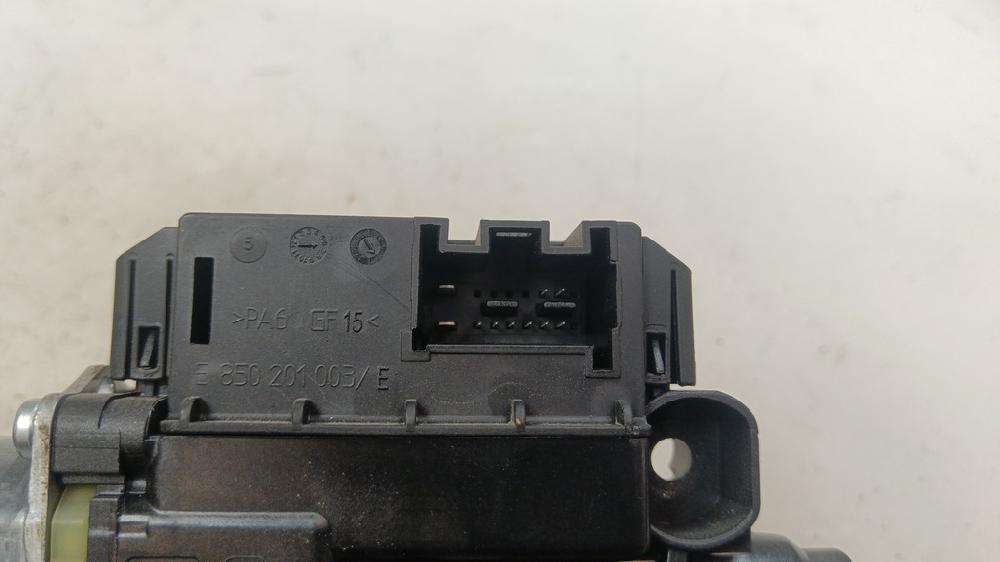 MOTOR ELEVALUNAS DELANTERO IZQUIERDO VOLKSWAGEN POLO 1.4 MT 75CV | 55KW