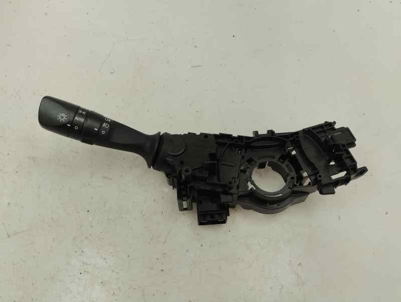 MANDO LUCES TOYOTA AURIS 2.0 D-4D MT 124CV | 91KW