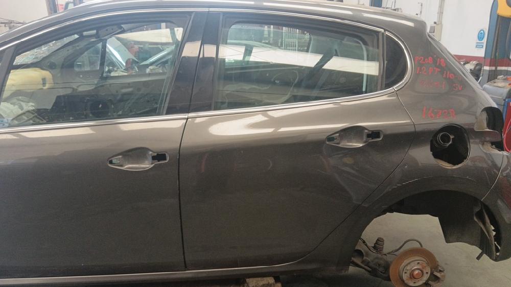 PUERTA TRASERA IZQUIERDA PEUGEOT 208 1.2 MT 110CV | 81KW