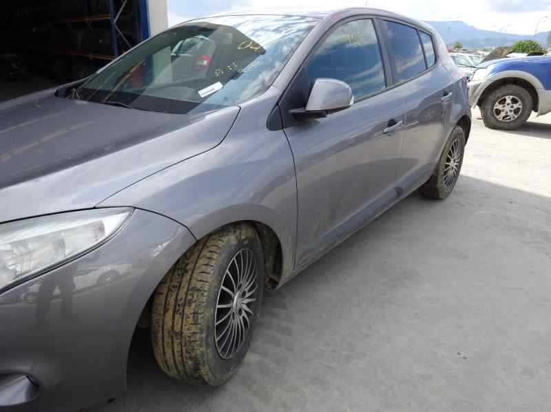 CAJA RELES FUSIBLES RENAULT MEGANE 2010 1.5 DCI MT 106CV