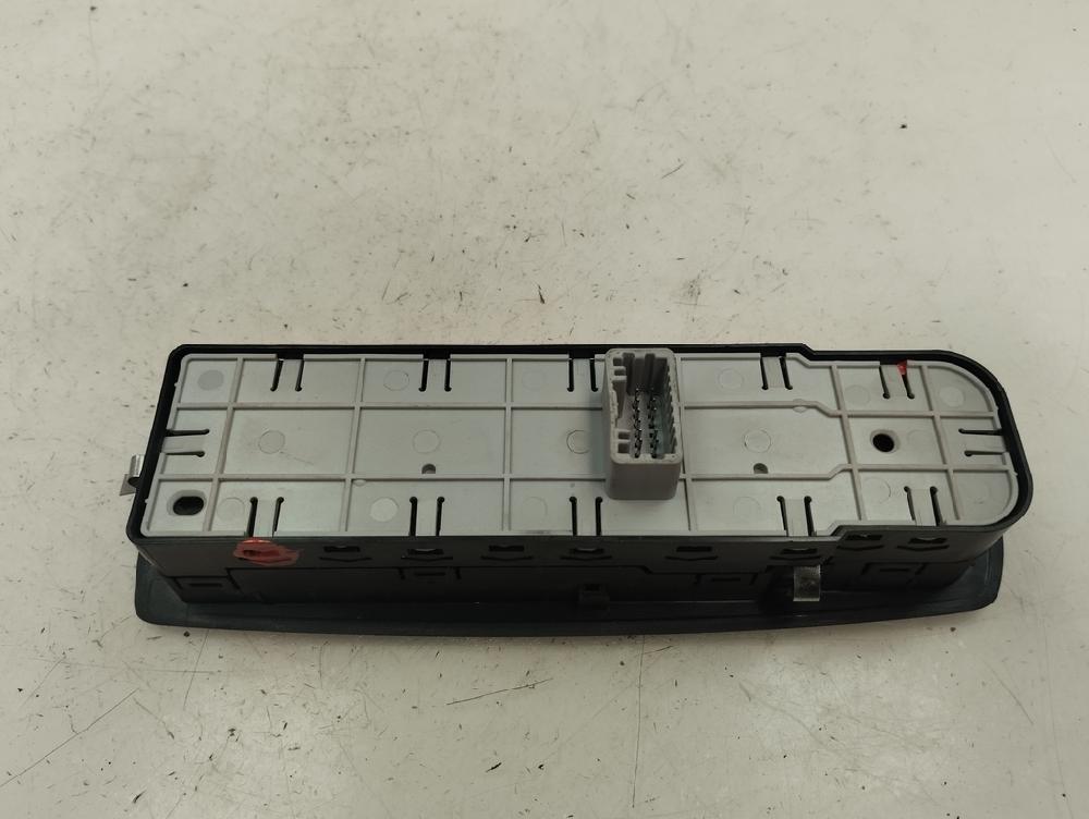 MANDO ELEVALUNAS DELANTERO IZQUIERDO RENAULT LAGUNA 1.5 DCI MT 110CV