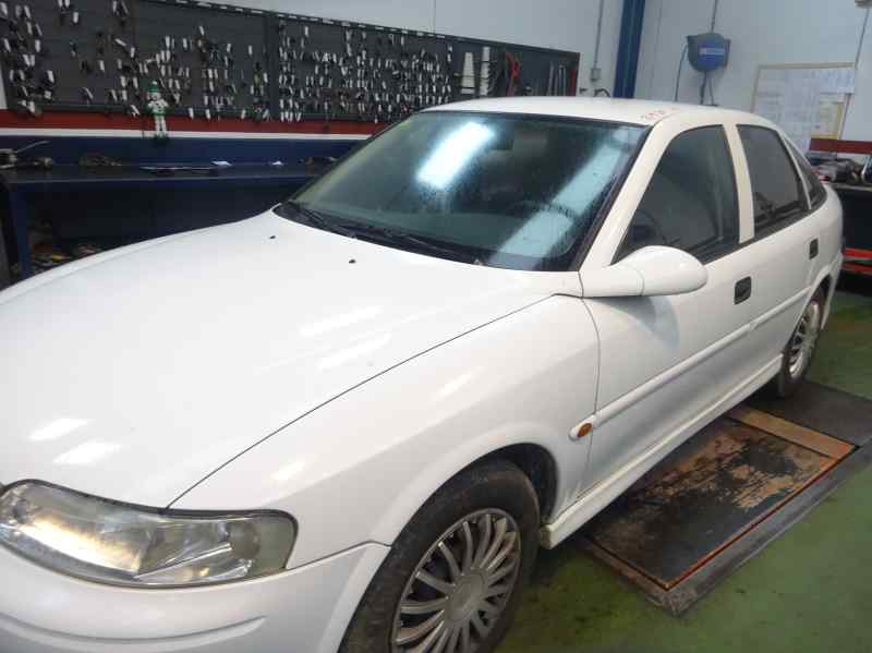 FARO DERECHO OPEL VECTRA 1999 1.6 MT 101CV