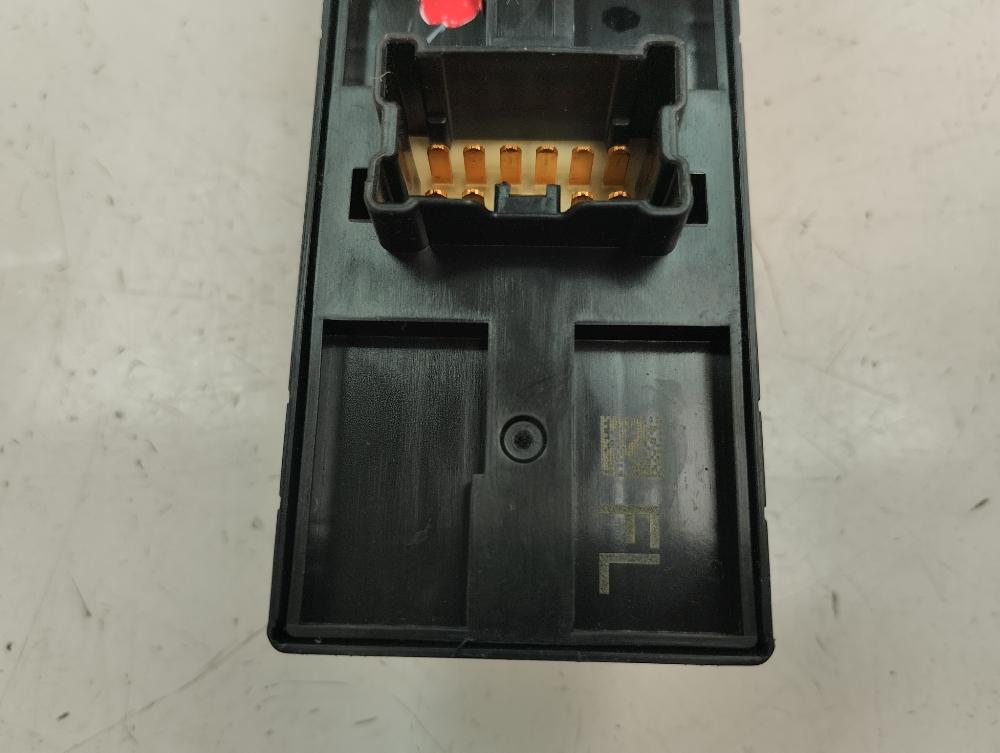 MANDO ELEVALUNAS DELANTERO IZQUIERDO NISSAN QASHQAI 1.5 DCI MT 110CV
