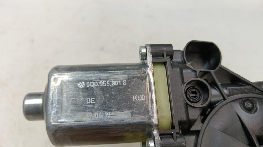 MOTOR ELEVALUNAS DELANTERO IZQUIERDO SEAT LEON 1.6 115CV TRANSMISION AUTOMATICA, DIESEL