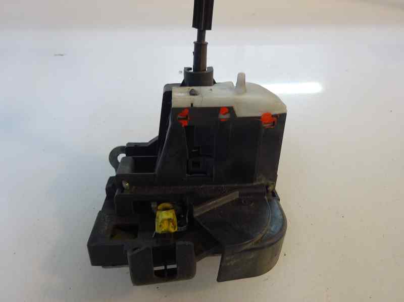 CERRADURA PUERTA DELANTERA IZQUIERDA RENAULT CLIO 1.2 MT 58CV | 43KW