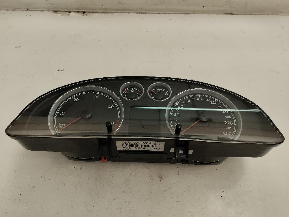 CUADRO INSTRUMENTOS VOLKSWAGEN PASSAT 2004 1.9 TDI 6MT 130CV