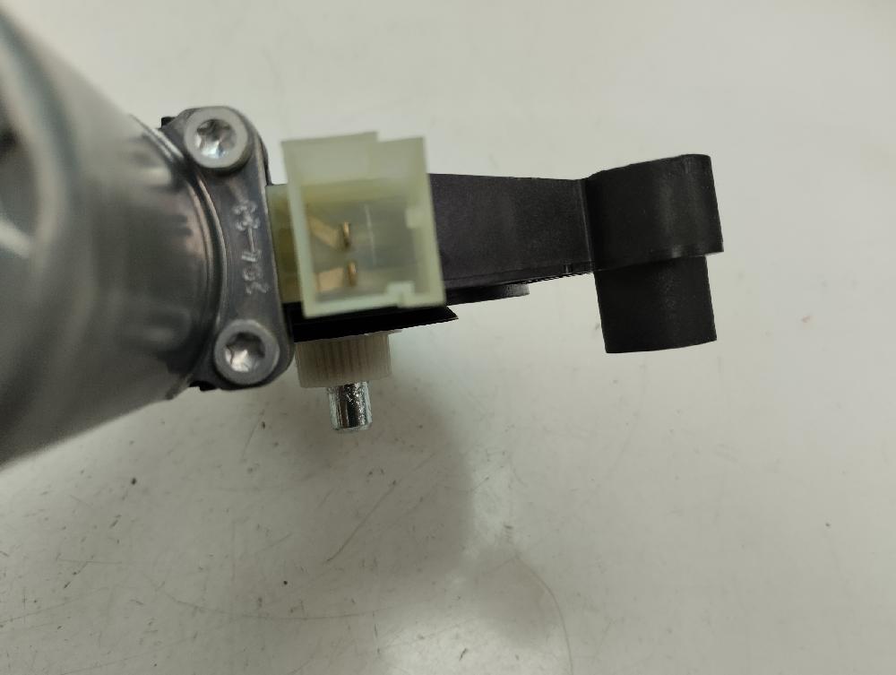 MOTOR ELEVALUNAS DELANTERO IZQUIERDO SEAT LEON 1.5 130CV MT