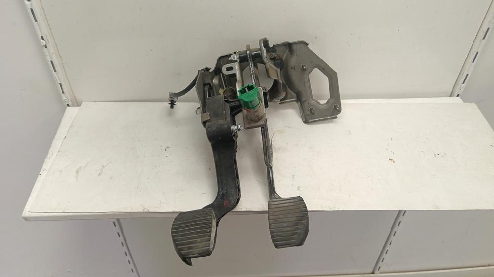 PEDAL EMBRAGUE CITROEN C4 CACTUS 1.6 MT 99CV | 73KW