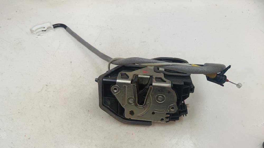CERRADURA PUERTA DELANTERA IZQUIERDA BMW SERIE 1 2006 2.0 MT 122CV | 90KW