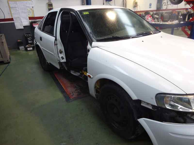 FARO DERECHO OPEL VECTRA 1999 1.6 MT 101CV