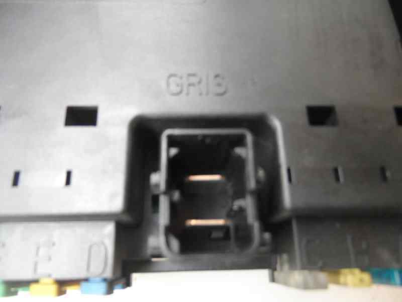 CAJA RELES FUSIBLES PEUGEOT 206 1.9 D MT 70CV