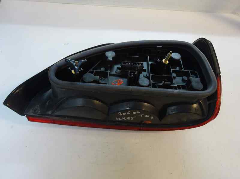 PILOTO TRASERO IZQUIERDO PEUGEOT 306 1.9 MT D 69CV
