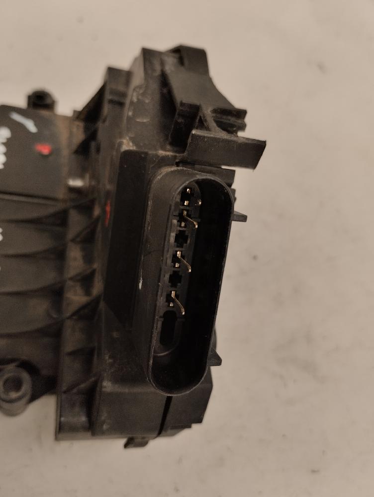 CERRADURA PUERTA DELANTERA DERECHA FORD FIESTA 1.25 MT 82CV