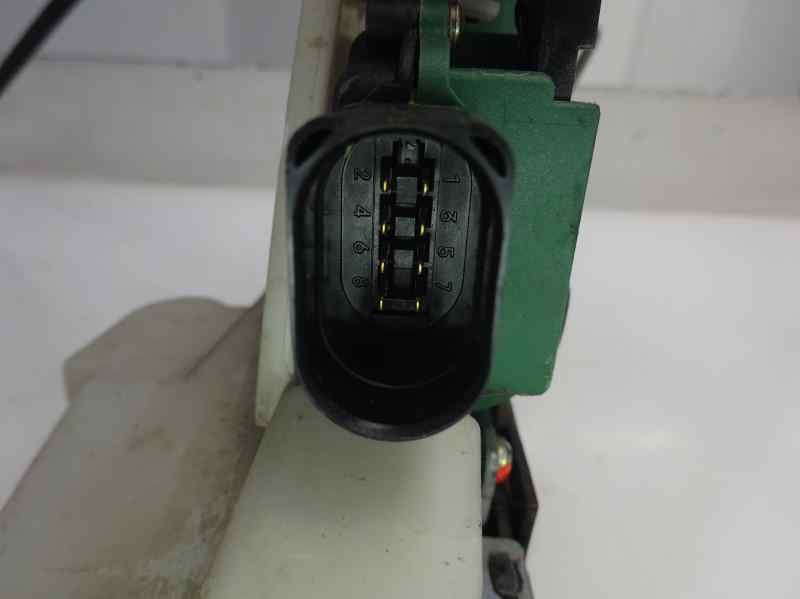 CERRADURA PUERTA DELANTERA DERECHA VOLKSWAGEN GOLF 1.4 MT 75CV