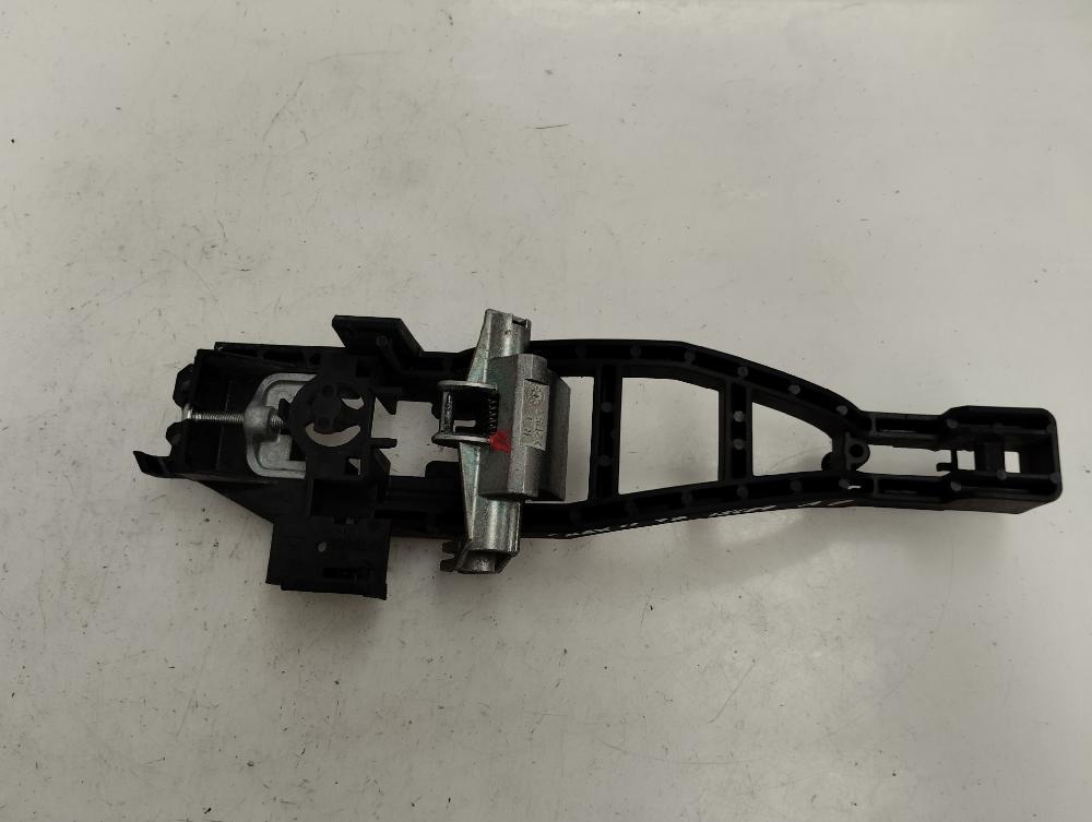 SOPORTE MANETA EXTERIOR PUERTA TRASERA DERECHA FORD CMAX 1.6 TDCI DPF MT 95CV