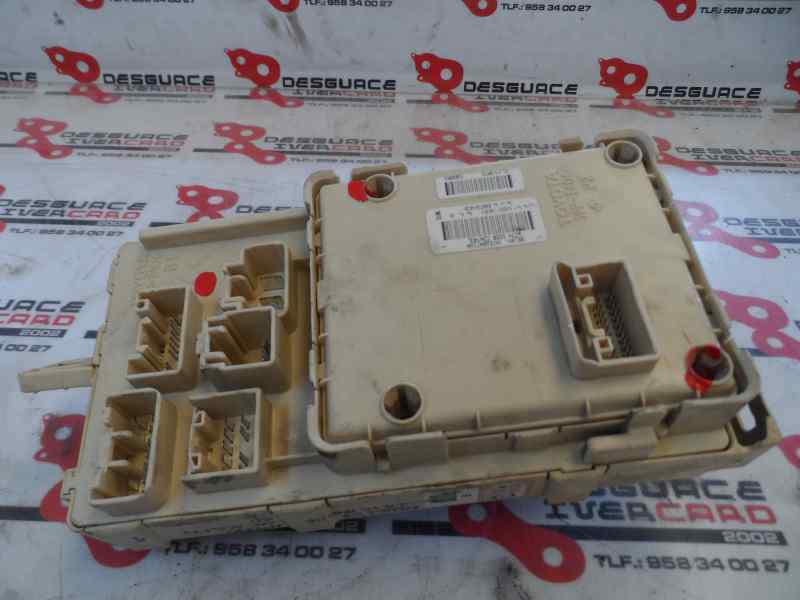 CAJA RELES FUSIBLES TOYOTA AVENSIS 2003 2.0 D MT 116CV | 85KW