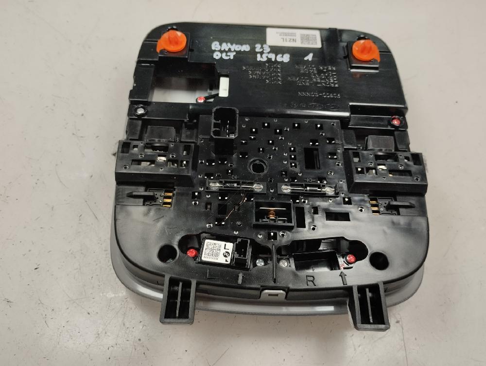 LUZ INTERIOR HYUNDAI BAYON 2023 1.2 MT 84CV | 62KW