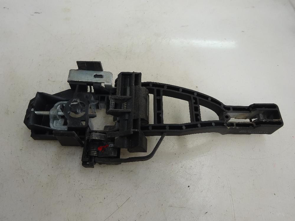 SOPORTE MANETA EXTERIOR PUERTA TRASERA IZQUIERDA FORD FOCUS 2010 1.6 TDCI MT 90CV