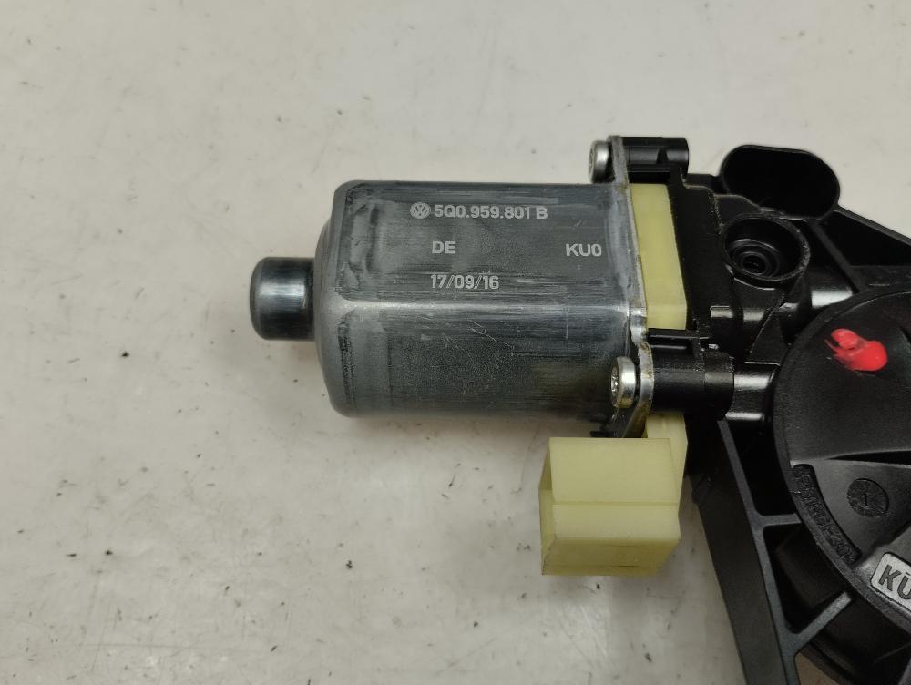 MOTOR ELEVALUNAS DELANTERO IZQUIERDO SEAT LEON 1.6 TDI MT 105CV