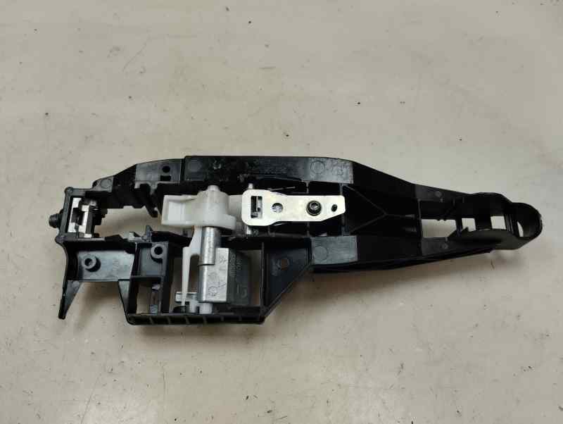 SOPORTE MANETA EXTERIOR DELANTERA DERECHA PEUGEOT 2008 1.2 VTI MT 82CV