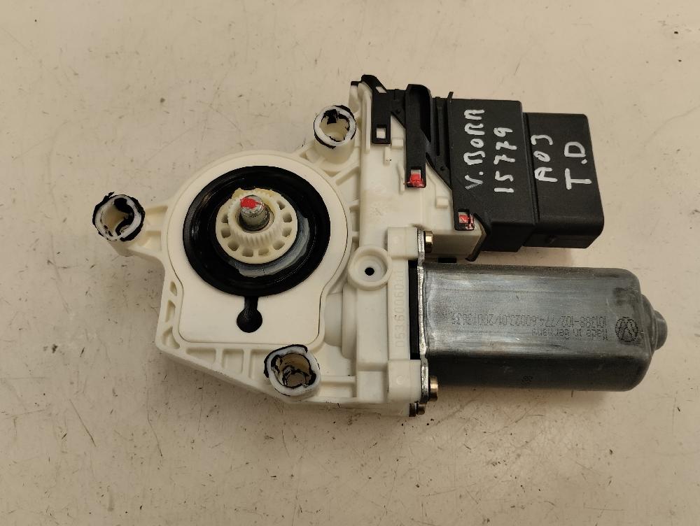 MOTOR ELEVALUNAS TRASERO DERECHO VOLKSWAGEN BORA 1.6 16V MT 105CV | 77KW
