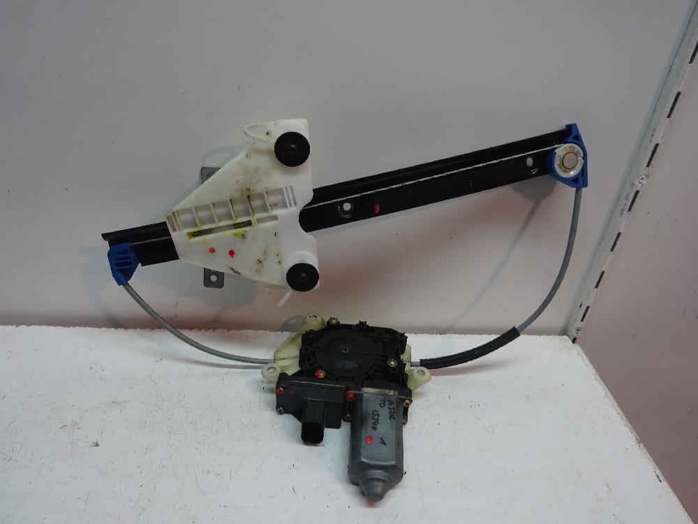 ELEVALUNAS TRASERO DERECHO AUDI A3 1.6 MT 102CV