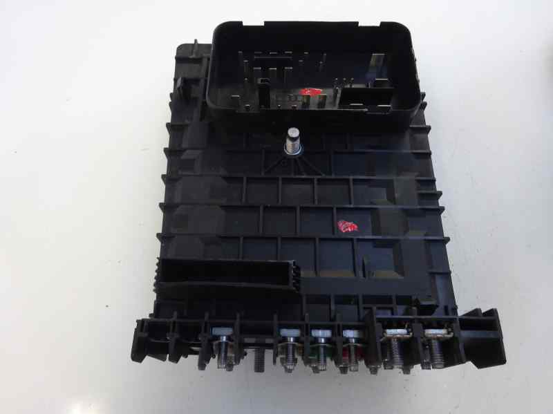 CAJA RELES FUSIBLES AUDI A3 2.0 TDI MT 140CV
