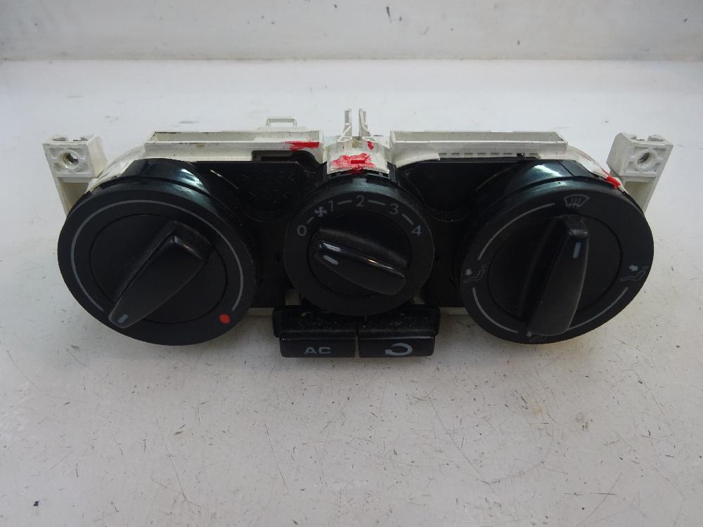 MANDO CALEFACCION AIRE ACONDICIONADO VOLKSWAGEN POLO 2001 1.9 SDI MT 64CV | 47KW