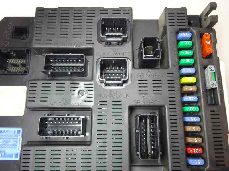 CAJA RELES FUSIBLES PEUGEOT 207 1.6 HDI MT 90CV