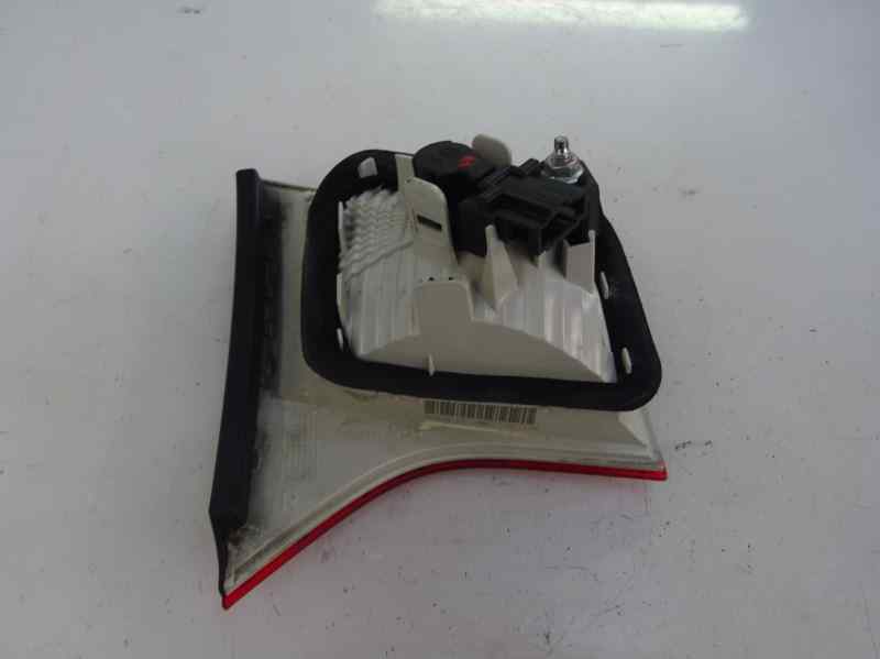 PILOTO TRASERO DERECHO INTERIOR AUDI A4 2.0 TDI MT 140CV | 103KW