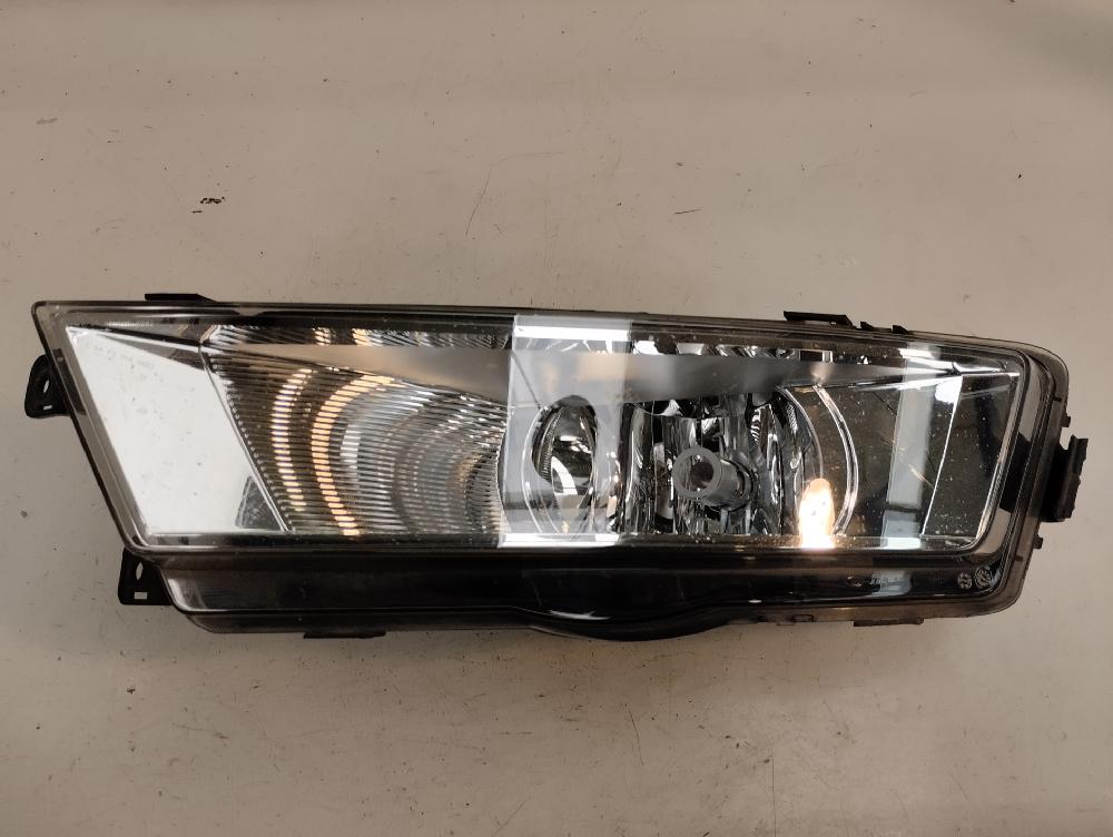 FARO ANTINIEBLA IZQUIERDO SKODA RAPID 1.2 TSI MT 86CV