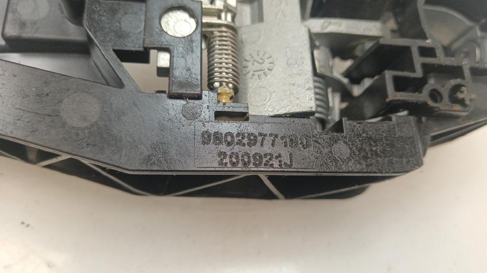 SOPORTE MANETA EXTERIOR DELANTERA DERECHA PEUGEOT 208 2021 1.5 MT 102CV | 75KW