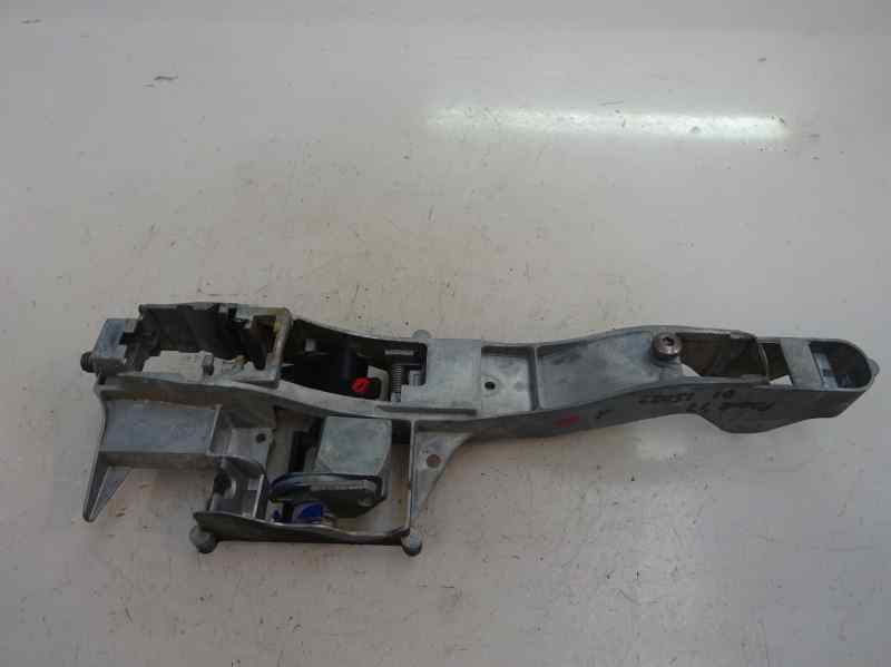 SOPORTE MANETA EXTERIOR DELANTERA IZQUIERDA PEUGEOT 2008 1.6 MT 120CV | 88KW