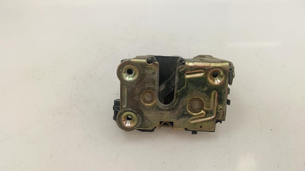 CERRADURA PUERTA TRASERA DERECHA RENAULT CLIO 1.2 MT 55CV