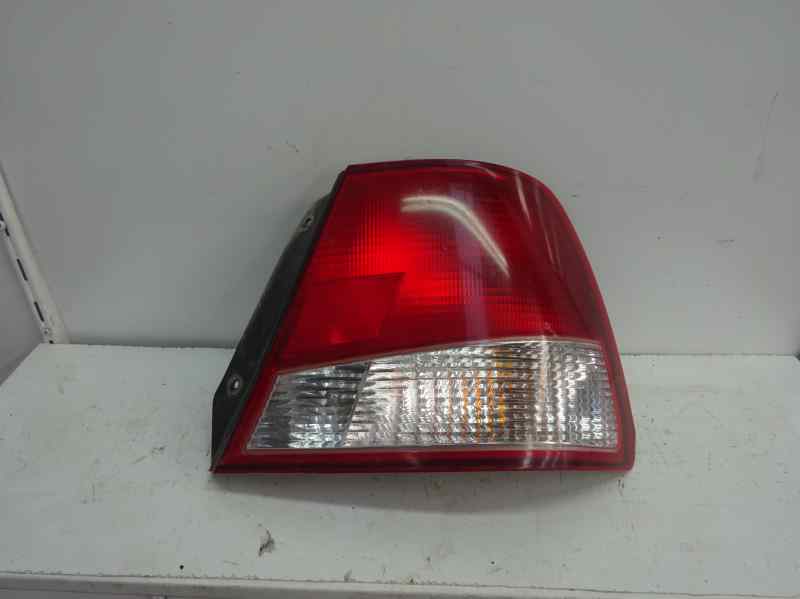 PILOTO TRASERO DERECHO HYUNDAI ACCENT 2001 1.3 AT 86CV