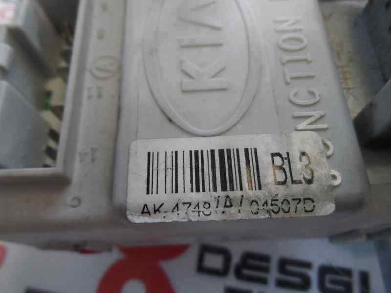 CAJA RELES FUSIBLES KIA SORENTO 2.5 CRDI 4WD AT 144CV