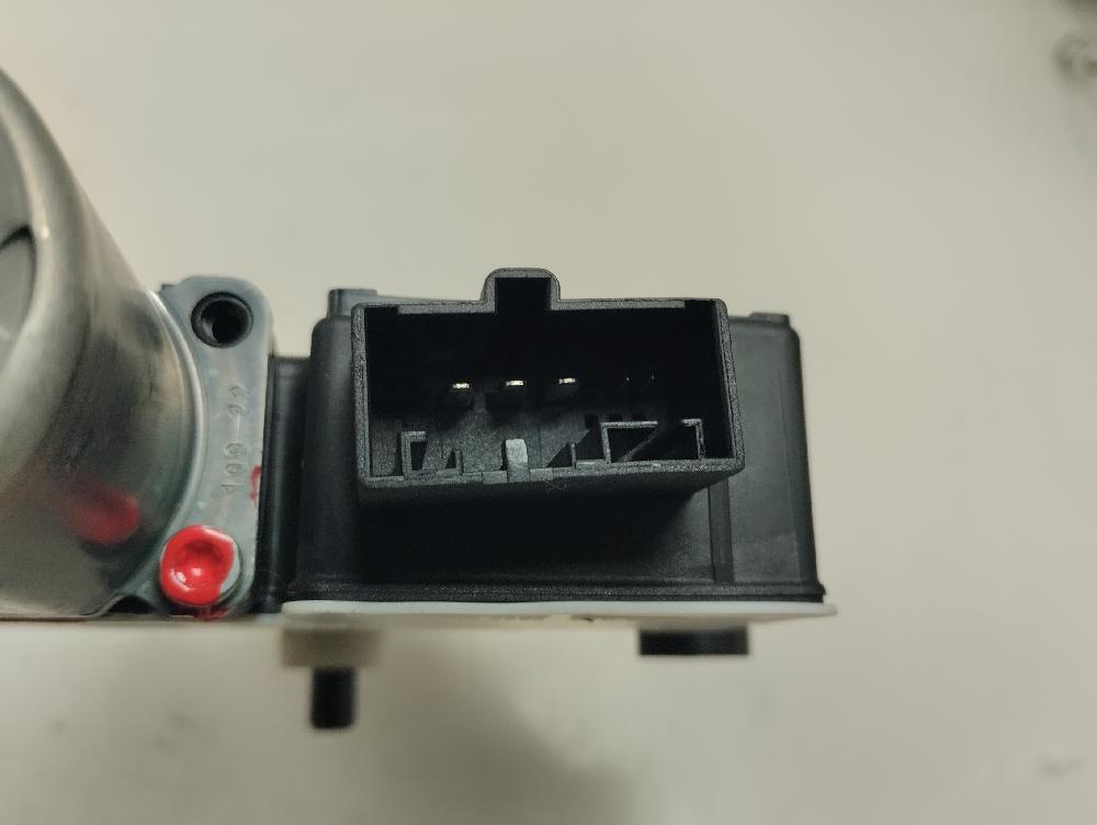 MOTOR ELEVALUNAS TRASERO IZQUIERDO SKODA FABIA 1.0 TSI MT 95CV