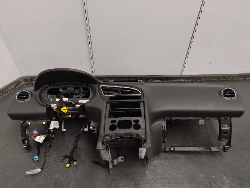 SALPICADERO PEUGEOT 5008 2010 1.6D MT 112CV
