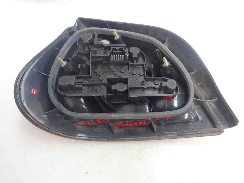 PILOTO TRASERO DERECHO RENAULT MEGANE 1.9 DTI MT 98CV | 72KW