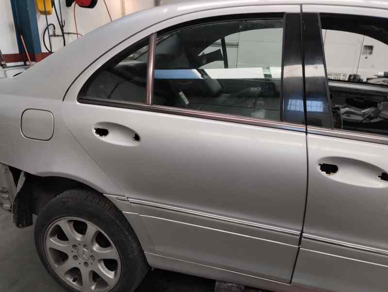 PUERTA TRASERA DERECHA MERCEDES BENZ CLASE C 2.2 MT 143CV | 105KW