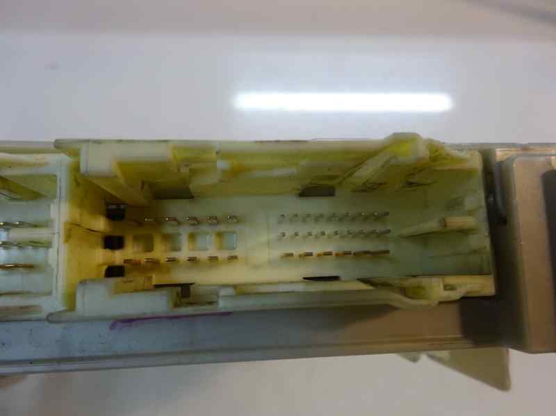 CAJA RELES FUSIBLES TOYOTA PRIUS 1.8CVT 99CV