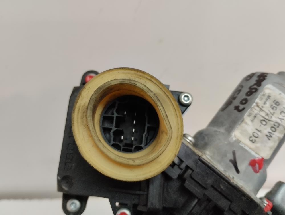 ELEVALUNAS TRASERO DERECHO TOYOTA COROLLA VERSO 2.2 TD MT 136CV